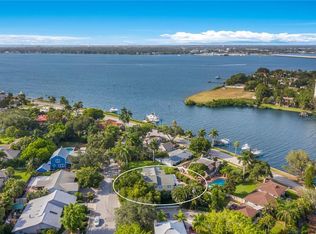 215 20th St W, Bradenton, FL 34205