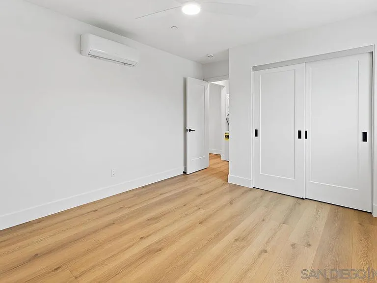 4265 42nd St #5 — Photo 7