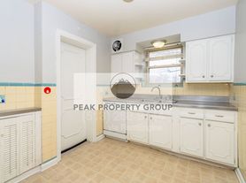 2802 Digby Ave