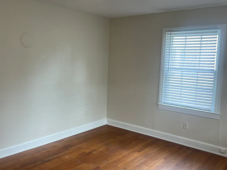 79 Lakeview Dr — Photo 3