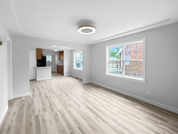 4th image of 2212 N Main St