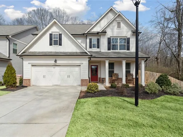 5504 Shallow Branch Dr, Flowery Branch, GA 30542