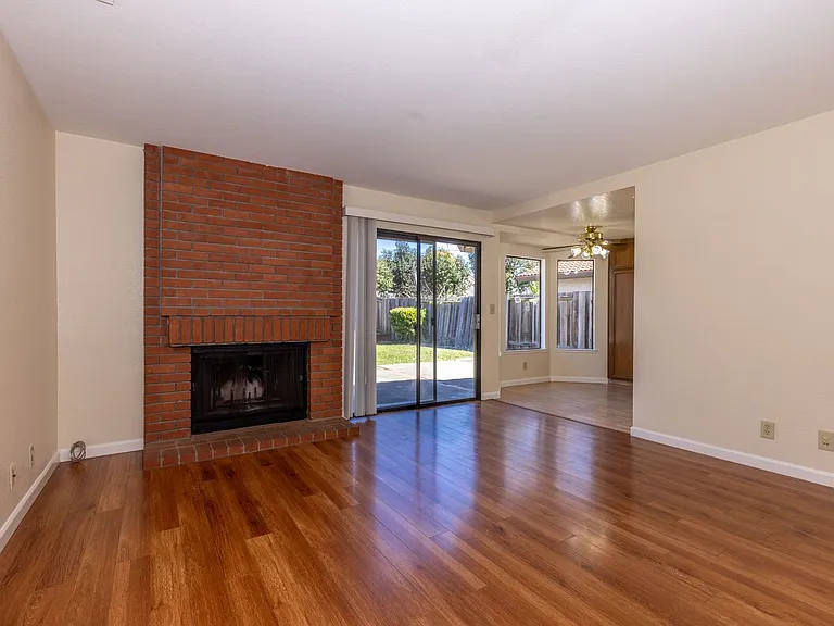 32725 Hilmar St — Photo 15