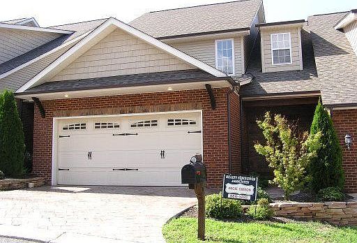 2nd image of 4115 Cottage Square Way