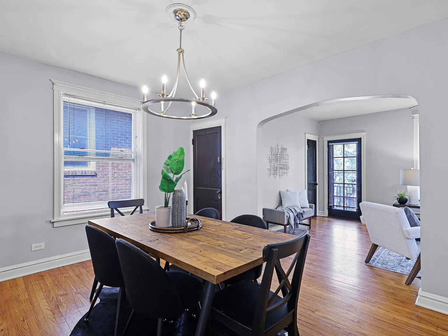 2 bed, 1084 sqft, $1,600 — Photo 4