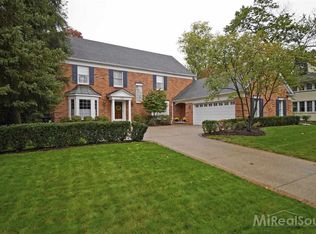 383 University Pl, Grosse Pointe, MI 48230