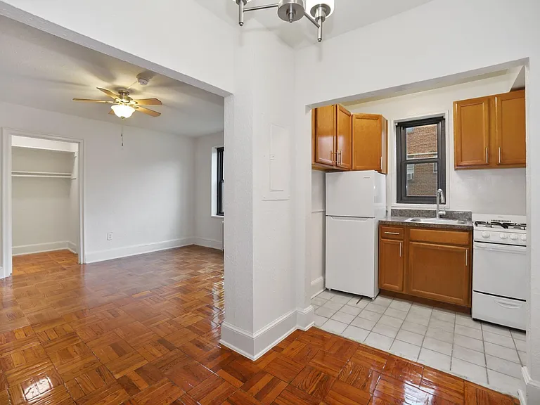 Rock Creek Gardens Apartments — Photo 6