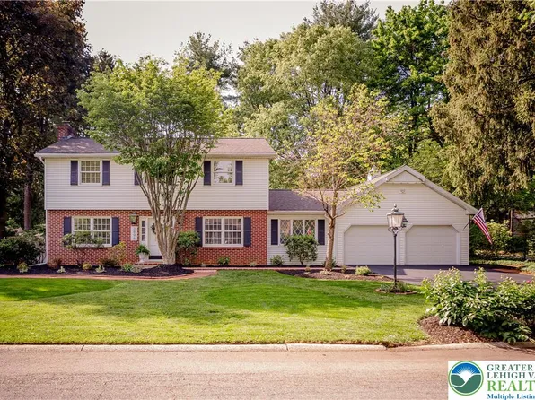 2898 Edgemont Dr, Allentown, PA 18103