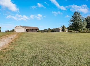 24314 S Hunter Rd, Peculiar, MO 64078