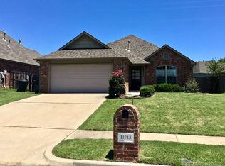 11713 S Locust Ave, Jenks, OK 74037