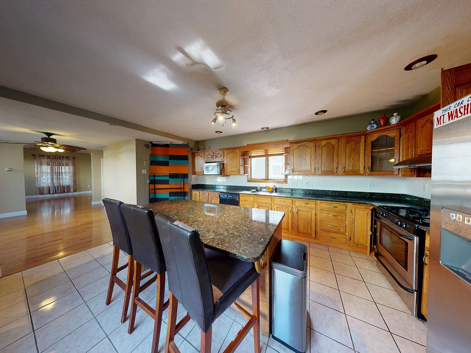 5 bed, 2050 sqft, $4,500 — Photo 2