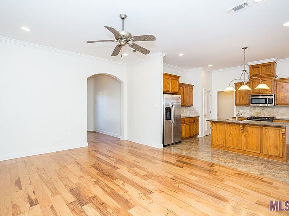 4th image of 7948 Valencia Ct