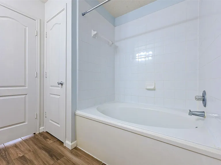 3711 Jewel Point Dr — Photo 16