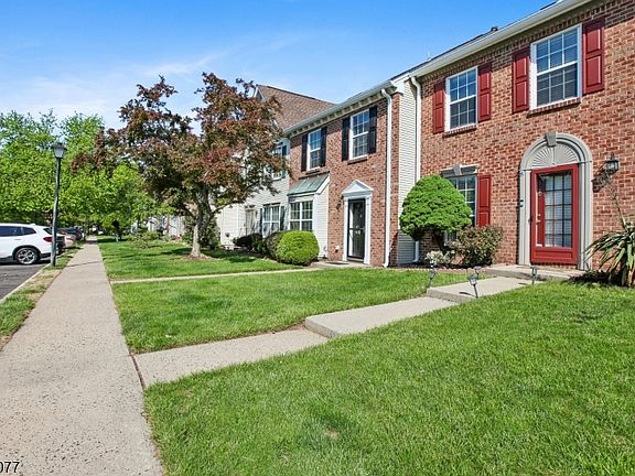2nd image of 8 Lindsey Ct