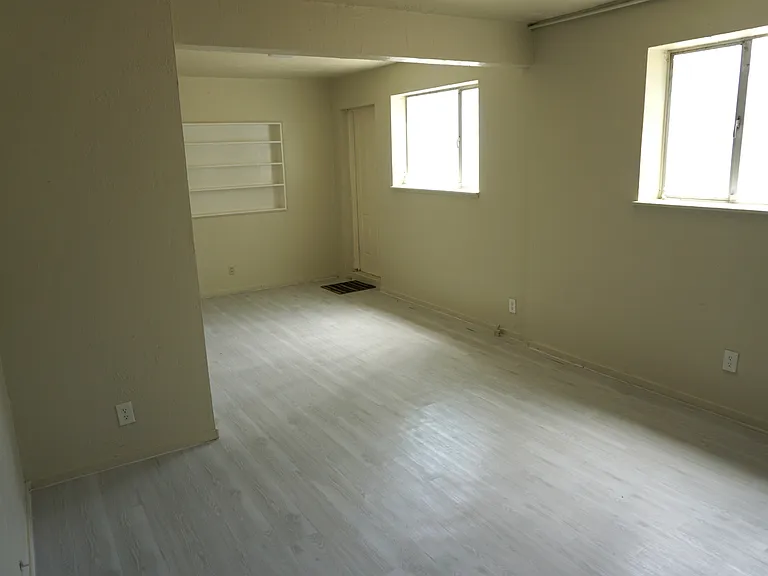 2201 Evergreen Dr — Photo 12