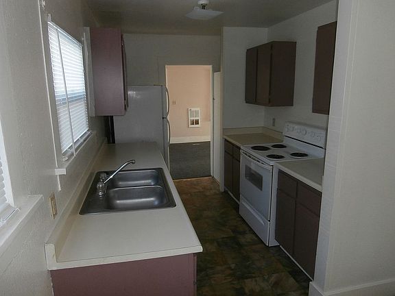 5th image of 6125 Rose Ave