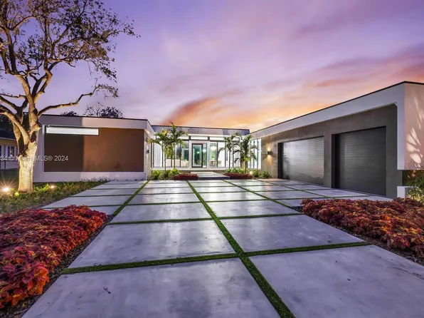 7655 SW 83rd Ct, Miami, FL 33143