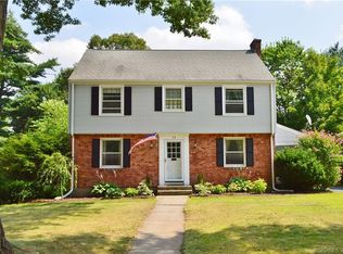 28 Castlewood Rd, West Hartford, CT 06107
