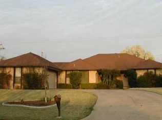 11600 N Ashford Dr, Yukon, OK 73099