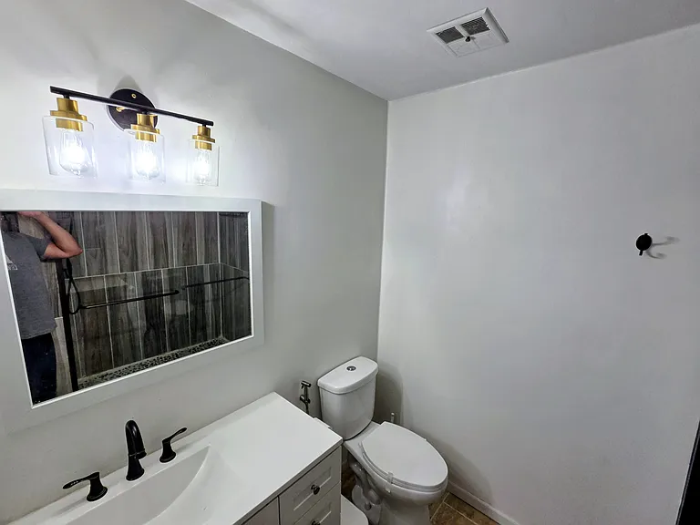 800 W Beechtree Ln — Photo 15