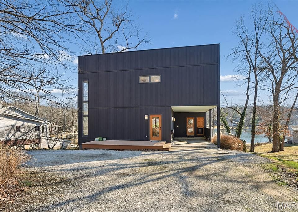 1st image of 6252 N Lakeshore Dr