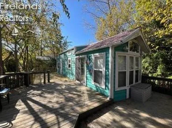 1233 Fox Rd #46, Middle Bass, OH 43446