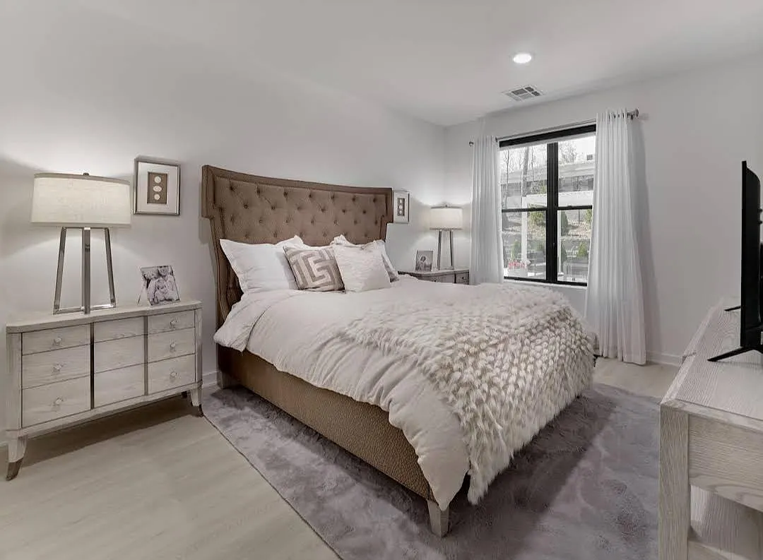 2 bed, $6,000 — Photo 1