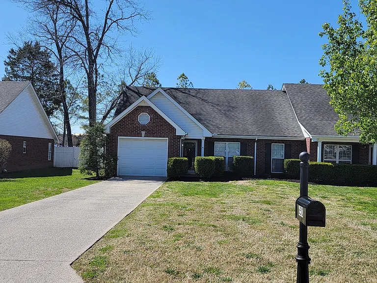 650 Potomac Pl — Photo 1
