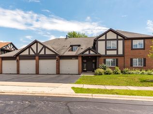 6217 Canterbury Ln UNIT A, Willowbrook, IL 60527