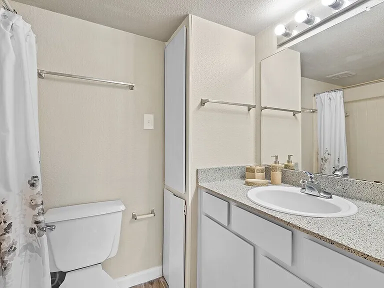 7979 Westheimer — Photo 23