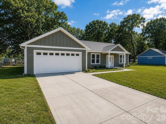 2nd image of 413-24 Dogwood Ln