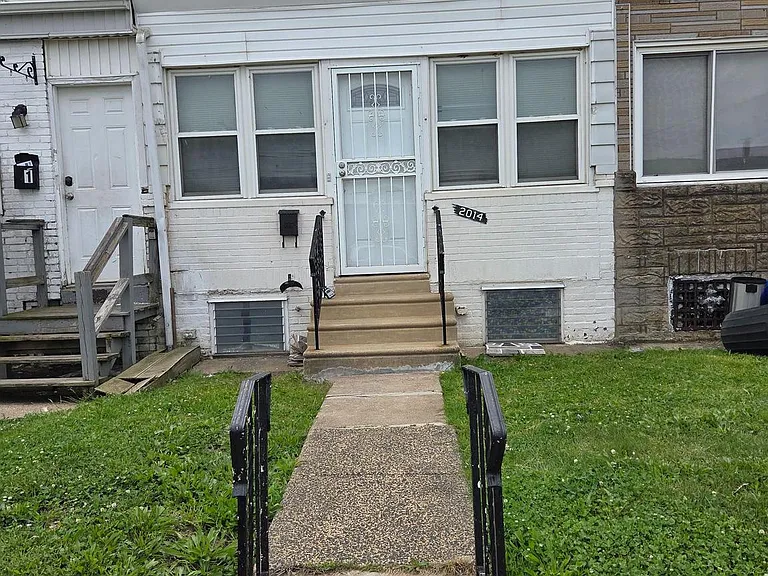 2014 S 68th St — Photo 1