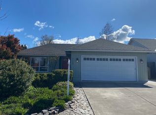 3048 Adams Cir, Medford, OR 97504