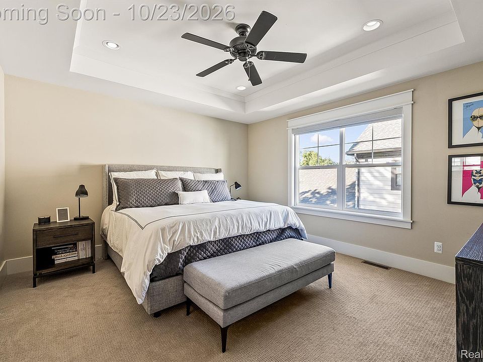 1010 Mclean Ave, photo 16