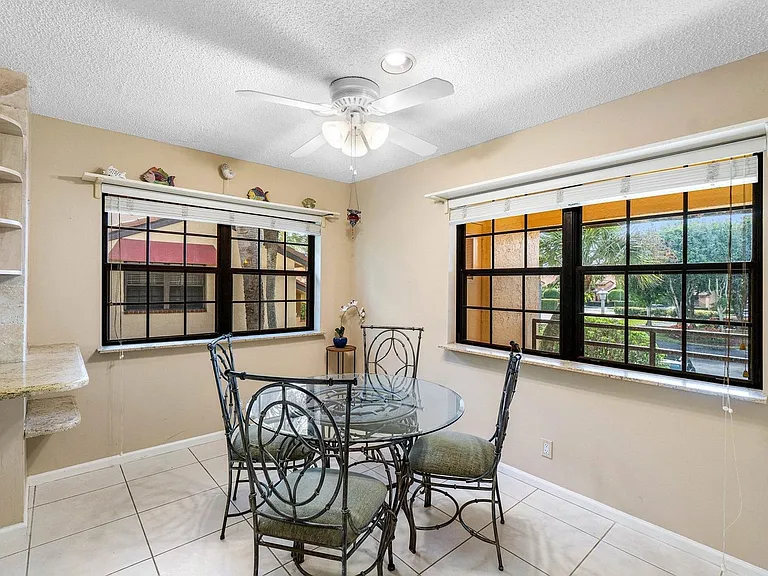 6446 Aspen Glen Cir #6446 — Photo 24