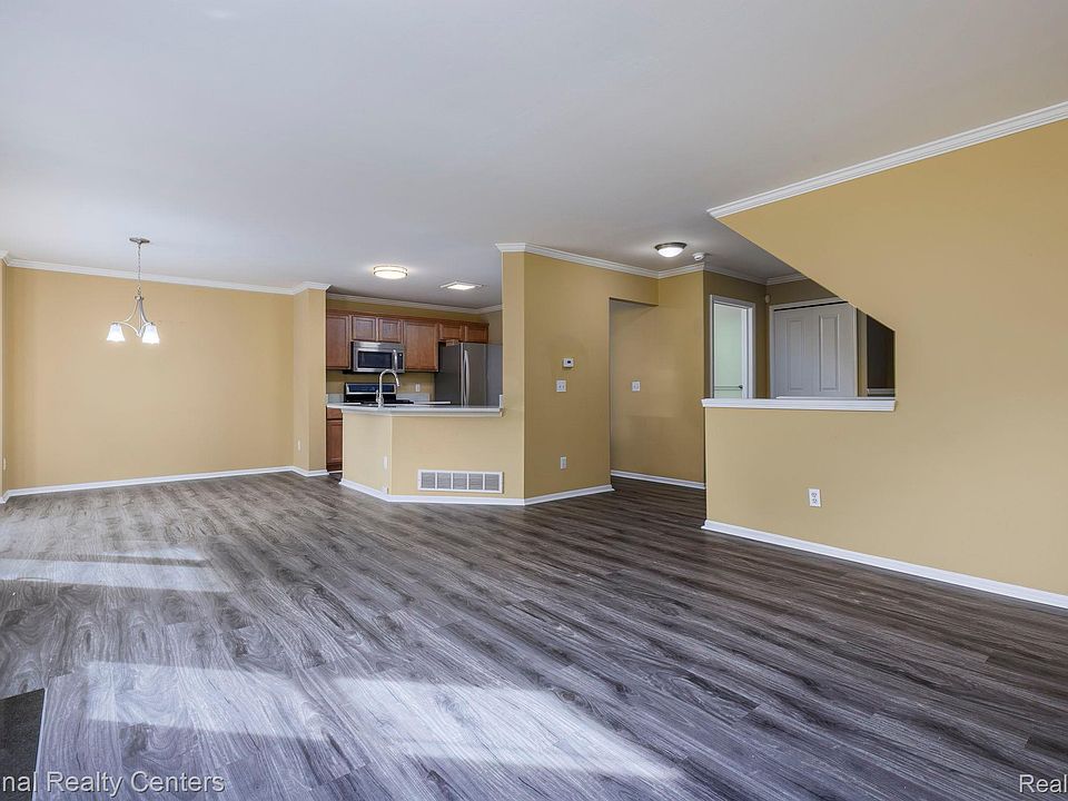 8190 Springdale Dr, photo 7