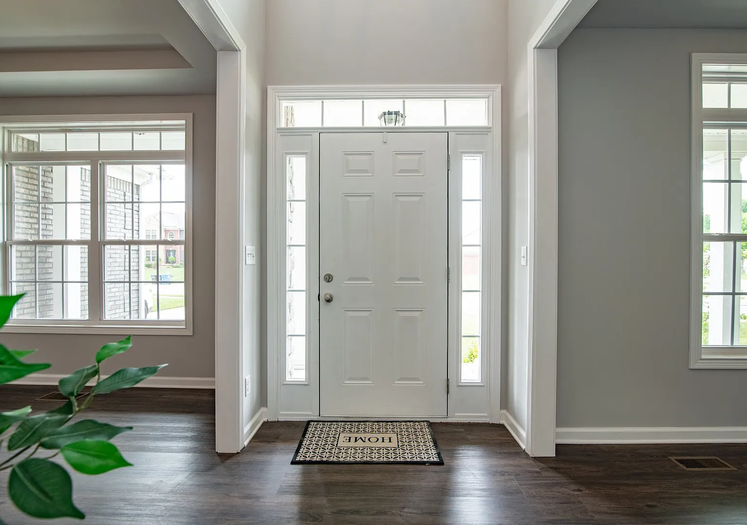 6 bed, 4970 sqft, $3,250 — Photo 4
