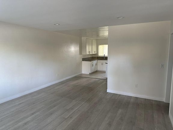 Living Room/Dinning Area