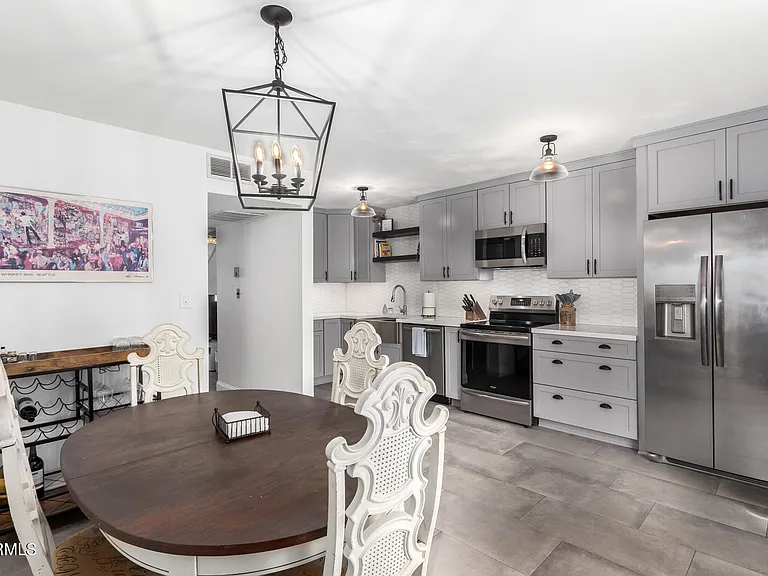 8241 N Central Ave #18 — Photo 8