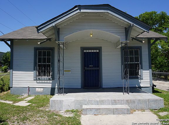 2nd image of 1105 N Colorado St