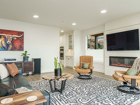 5th image of 561 N Stonegate Drive