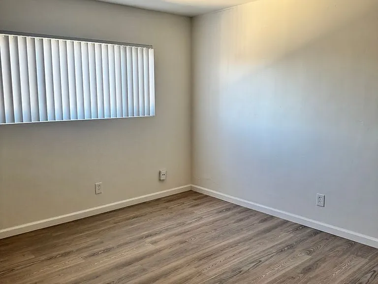 4151 Illinois St — Photo 3