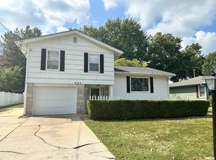607 W Spring St, Anna, IL 62906