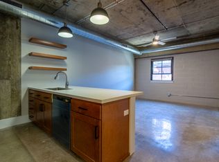 895 Washington St #220, Dubuque, IA 52001