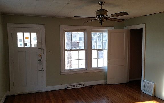 2nd image of 135 S Lewis Ave