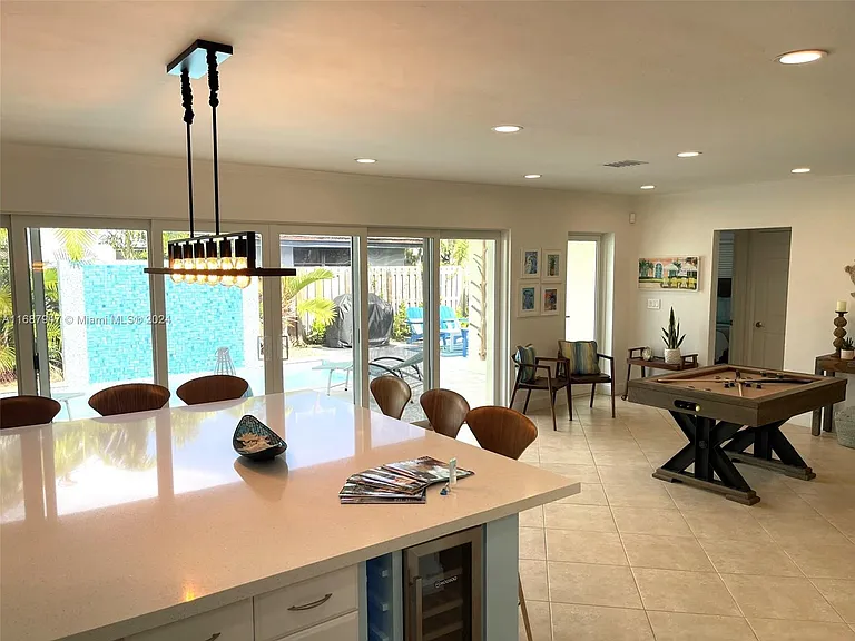 290 Tropic Dr — Photo 8