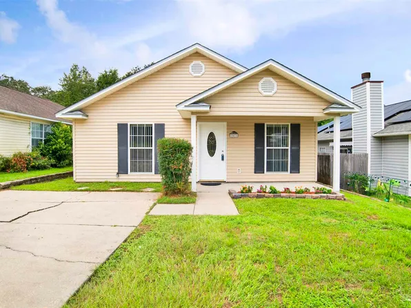 7077 Weatherwood Dr, Pensacola, FL 32506