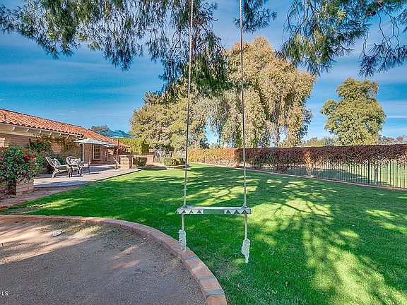 4th image of 5602 E Oakhurst Way