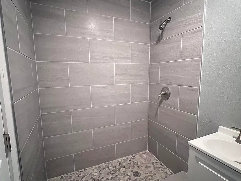 1507 W Ray Ave — Photo 15
