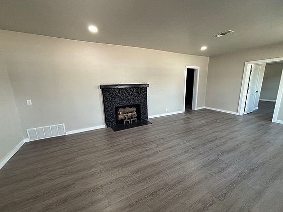 5th image of 205 S Price St